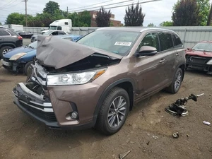 Chassis ECM Network Gateway Right Hand Dash Fits 17-19 HIGHLANDER 1998346 - Picture 1 of 12