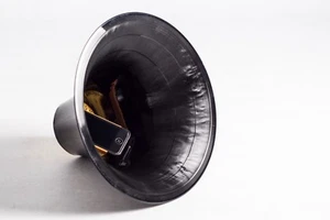 ALTAVOZ INALAMBRICO PARA MOVIL DE VINILOS RECICLADOS MAS AMABLE CON EL ENTORNO - Imagen 1 de 12