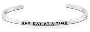 💮  Mantraband ONE DAY AT A TIME Stainless Steel Silver Finish - Picture 1 of 4