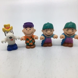 Vintage  Vinyl United Features Syndicated Peanuts Gang Squeeze Toys Linus Snoopy - Picture 1 of 12