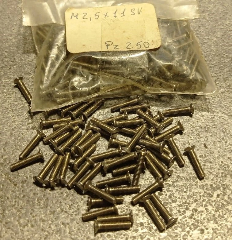 VITE A TESTA PIANA SVASATA IMPRONTA A TAGLIO M 2,5 X 11  CONF. 250 PEZZI - Immagine 1 di 3