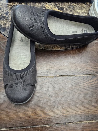 Scarpe basse Clarks Cloudsteppers nere con cuscini da donna taglia 8