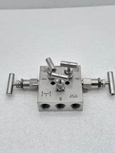Swagelok SS-V5NBF8-LE-21410-25017 5 Way Valve Instrument Manifold - Picture 1 of 6