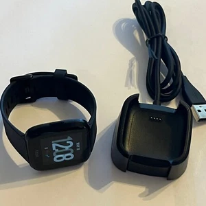 Fitbit Versa - Health & Fitness Smart Watch Activity Tracker Silver FB505 - Picture 1 of 6