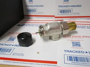 Honeywell V110F1010 3/4" NPT Horizontal Angle Thermostatic Radiator Valve , D2 - Picture 1 of 15
