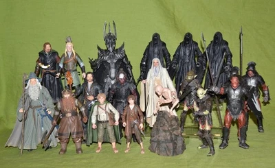 19 figuras de acción completas Diamond Select Toys El Señor de los Anillos y BAF Sauron Foto 1 de 4