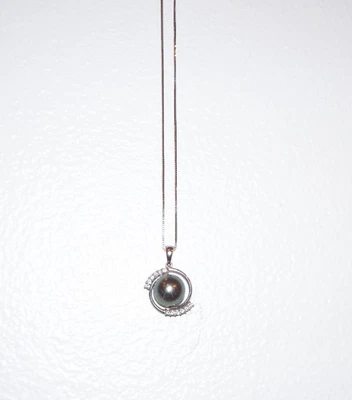 "Collar colgante de diamantes y perlas negras de oro blanco de 14 quilates de 18""" Foto 1 de 4