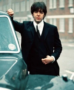 PAUL MCCARTNEY 8X10 GLOSSY PHOTO IMAGE #3 - Picture 1 of 1