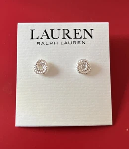 Pendientes Lauren Ralph Lauren 1/3" cuerda nudo plata venta al por menor $25 - Imagen 1 de 4