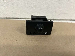 1994-1995 Nissan Pathfinder & Hardbody power mirror switch oem - Picture 1 of 5
