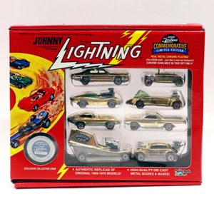 Juego de 8 autos Johnny Lightning conmemorativo dorado cromado edición limitada - Imagen 1 de 3