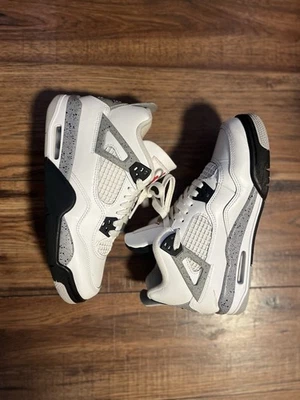 Talla 5.5 - Jordan 4 Retro OG Medio Blanco Cemento Foto 1 de 4