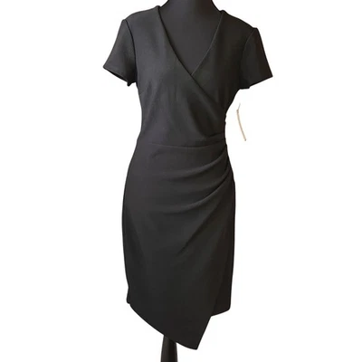 Vestido de cóctel Bisou Bisou negro para mujer 6 cintura acanalada cuello en V dobladillo asimétrico Foto 1 de 4