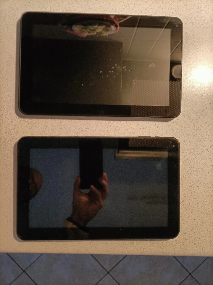 Coppia Tablet Usati Mediacom Funzionanti Con Android 4.04 - Immagine 1 di 4