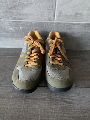 Zapatos para correr MERRELL naranja quemado/oliva para mujer talla 9,5 Foto 1 de 4