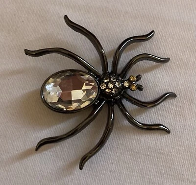 Avon Sparkling Spider Pin Q - Image 1 of 4