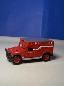 Johnny Lightning 1:64 Hummer Atlantic Beach Rescue - Picture 1 of 6