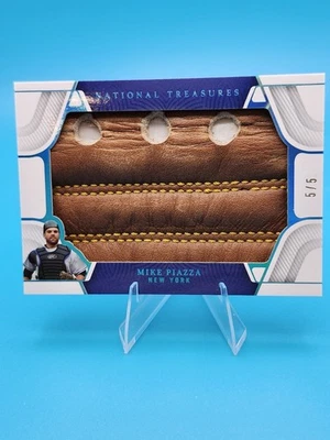 Guante de Fielding Mike Piazza 2023 Panini National Treasures Bknd 5/5 Foto 1 de 4