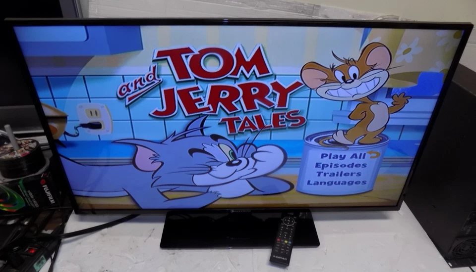 Element ELEFT407 40-inch 1080p LED HDTV PC Input with Remote - Image 1 of 4