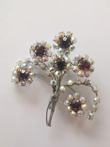 Costume Beautiful Rhinestone Flower Brooch R99 - Picture 1 of 3
