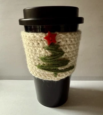 Taza de café hecha a mano de ganchillo bebida acogedora manga árbol de Navidad taza incluida Foto 1 de 4