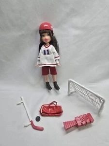 Bratz Ice Hockey Meygan Doll With Original Accessories- RARE HTF GRAIL DOLL - Imagen 1 de 23