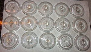 15 TAPAS DE TARRO DE CONSERVAS VINTAGE ANTIGUO DE VIDRIO TRANSPARENTE MANGO DE FIANZA 3-1/8" OD - 2-3/4" ID. - Imagen 1 de 5