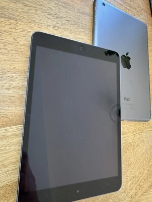 Apple iPad Mini  2nd Gen -32GB- Silver (Wi-Fi Only)  2 together - Image 1 of 3