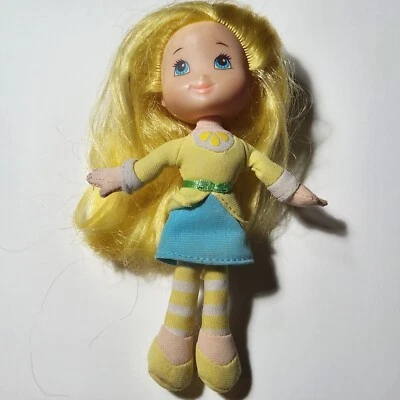 MUÑECA FRESA SHORTCAKE SSC Limón Merengue 6" Peluche Relleno Suave y ABRAGABLE Foto 1 de 4