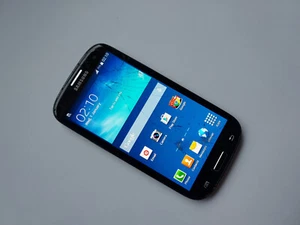 Samsung Galaxy S III Neo GT-I9301 - 16GB - Black - Used Smartphone Broken Glass - Afbeelding 1 van 8