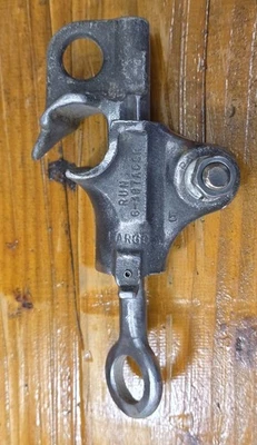 Abrazadera de tierra Fargo vintage Foto 1 de 4
