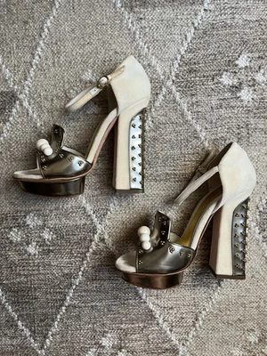 Alexander McQueen Runway Ivory Velvet Sandals 37 - Image 1 of 4