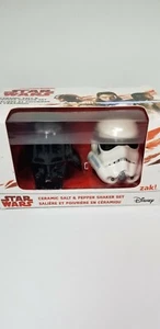 Star Wars Keramik Salz & Pfefferstreuer Stormtrooper / Darth Vader Disney .. Neu - Bild 1 von 7