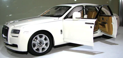 1/18 SCALE KYOSHO ROLLS ROYCE GHOST ENGLISH WHITE #08801EW - Image 1 of 4