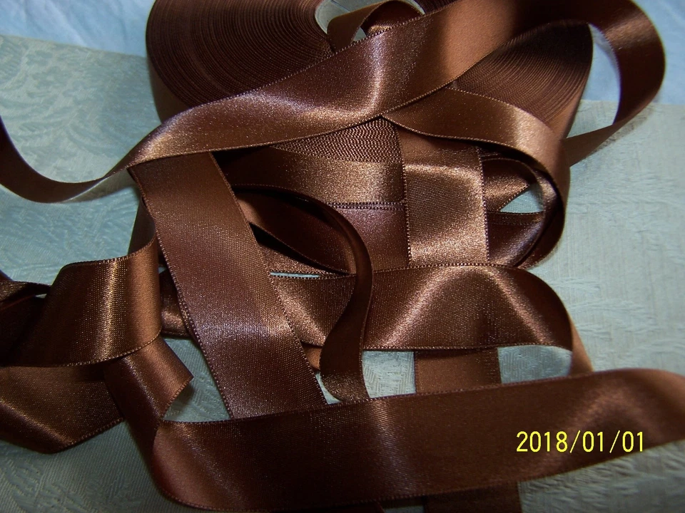 ANCIEN RUBAN EN SATIN DOUBLE FACE. SPLENDIDE. HAUT DE GAMME. Marron. N°114 - Photo 1/1