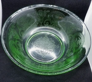 Indiana Depression Glass Horseshoe #612 Green Uranium 9 1/4" Bowl - Picture 1 of 3