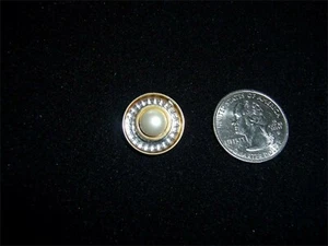 5 CIRCULAR RHINESTONE LOOK PEARL CENTER BUTTONS 11/16″ IN SIZE - Picture 1 of 1