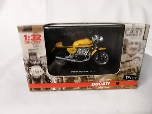 New Ray - Ducati 750 Sport 1973 - 1:32 Scale New in Plastic Display case. - Picture 1 of 7