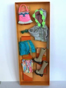 Barbie My Scene Fashion Scene 7 piezas conjunto de moda #1 2004 B3296 C6672 caja de desgaste - Imagen 1 de 6