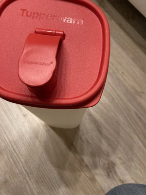 Tupperware Erfrischer 2 L Rot Eidgenosse Saft Kanne - Bild 1 von 4