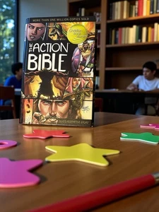 The Action Bible God’s Redemption Story 2010 By David Cook Hardcover - Bild 1 von 15
