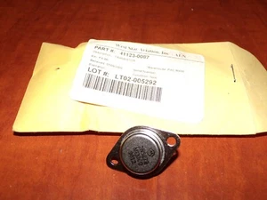 2N5878 Motorola Transistor 41123-0087 - Bild 1 von 2