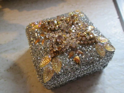 CHRISTMAS TRINKET BOX JEWEL LUXURY METAL SILVER BEADED RHINESTONE CRYSTAL SQUARE - Image 1 of 4
