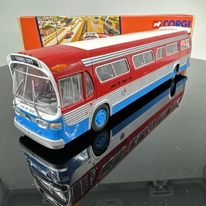 Corgi Classics 54404 GM 5301 Fishbowl Lionel City Transit Corporation 0983 - Picture 1 of 13
