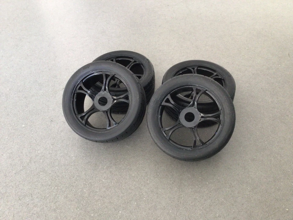 Räder RC Car 1:8, 17mm Aufnahme, NEU (z.B für Kyosho, Tamiya, Traxxas, Graupner) - Bild 1 von 3