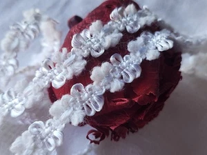 Galon vintage bordure blanc satiné 3 mètres sur 1 cm A3 - Foto 1 di 4