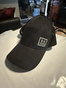 Under Armour Men's ArmourVent Hat Black Golf  Cap SnapBack - Picture 1 of 4