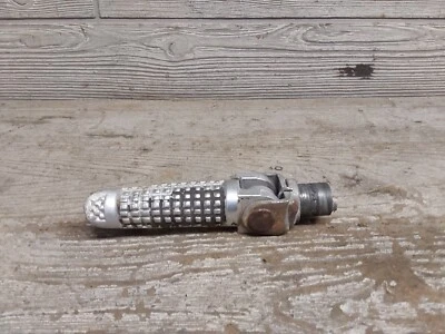 03 03-04 2003 Suzuki GSXR1000 GSXR 1000 conductor clavija delantera izquierda reposapiés Foto 1 de 4