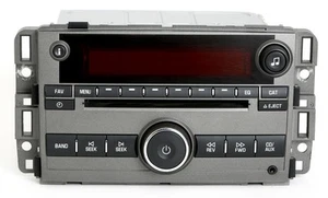 2008 Saturn Vue Gray AM FM CD MP3 Radio w Auxiliary Input 25866724 Unlocked - Picture 1 of 5