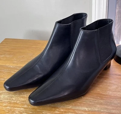 Unisa Low Heel Leather Chelsea Boots 8B Black $120 EUC Pointed Toe Pull On - Image 1 of 4